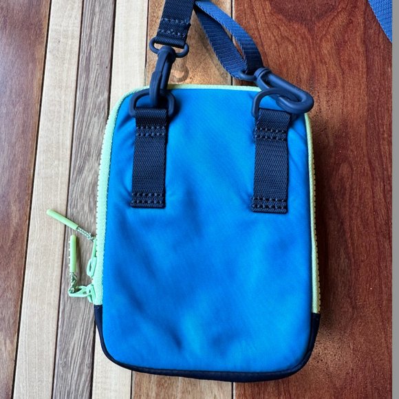 Lululemon Easy Access Crossbody Phone Bag True Navy/Hawaiian Blue - Picture 4 of 4